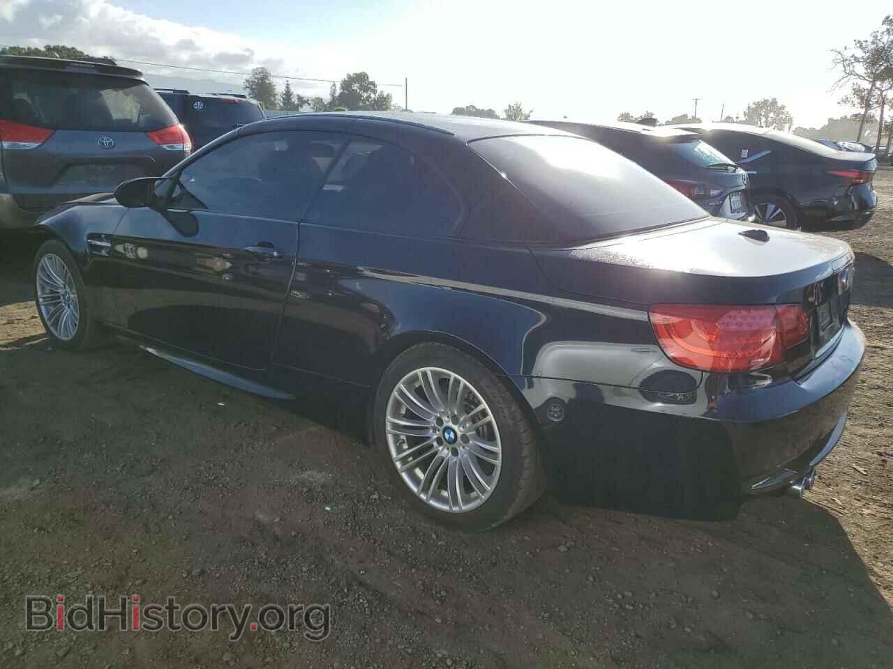 2011 BMW M3 - VIN: WBSDX9C54BE584877 - Фото 2