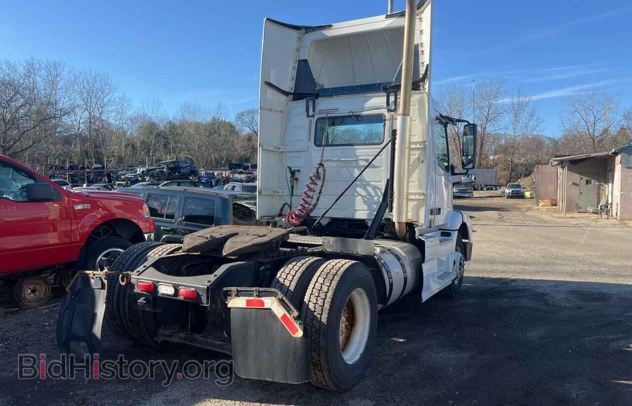 2016 VOLVO VN - VIN: 4V4M19EG1GN935229 - Фото 4