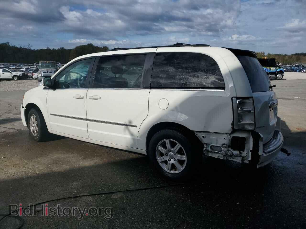 2010 CHRYSLER MINIVAN - VIN: 2A4RR5D19AR463477 - Photo 2