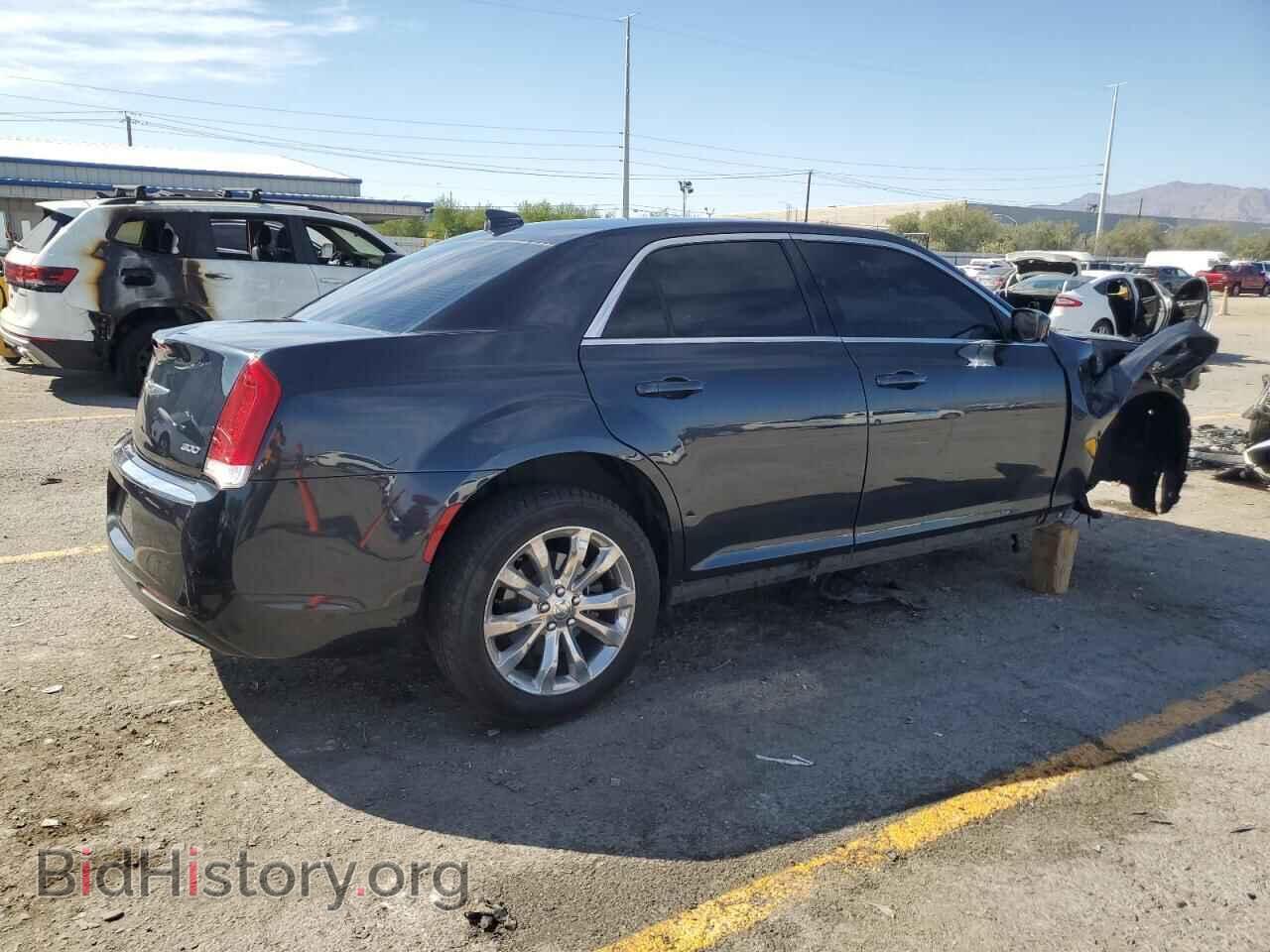 2017 CHRYSLER 300 - VIN: 2C3CCARG5HH586958 - Фото 3