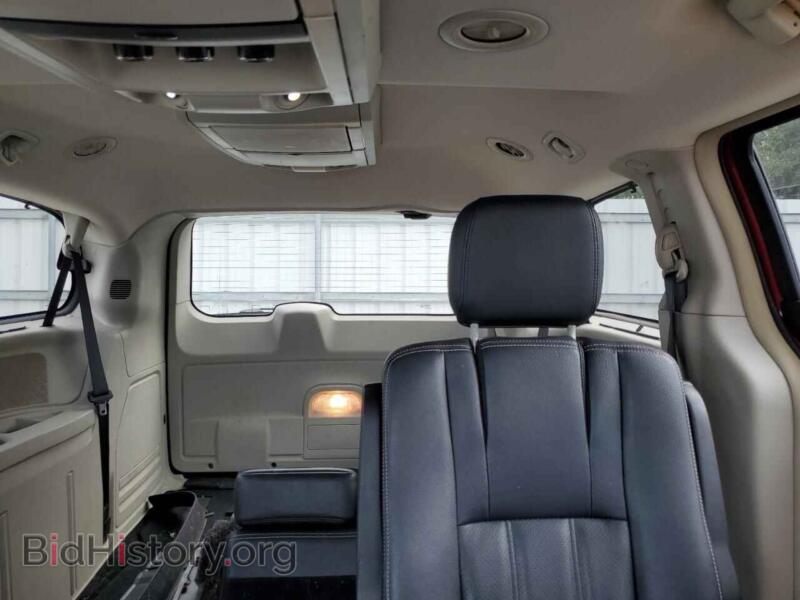 2016 Chrysler MINIVAN (VIN 2C4RC1CG5GR269625) — photo 10 of 14