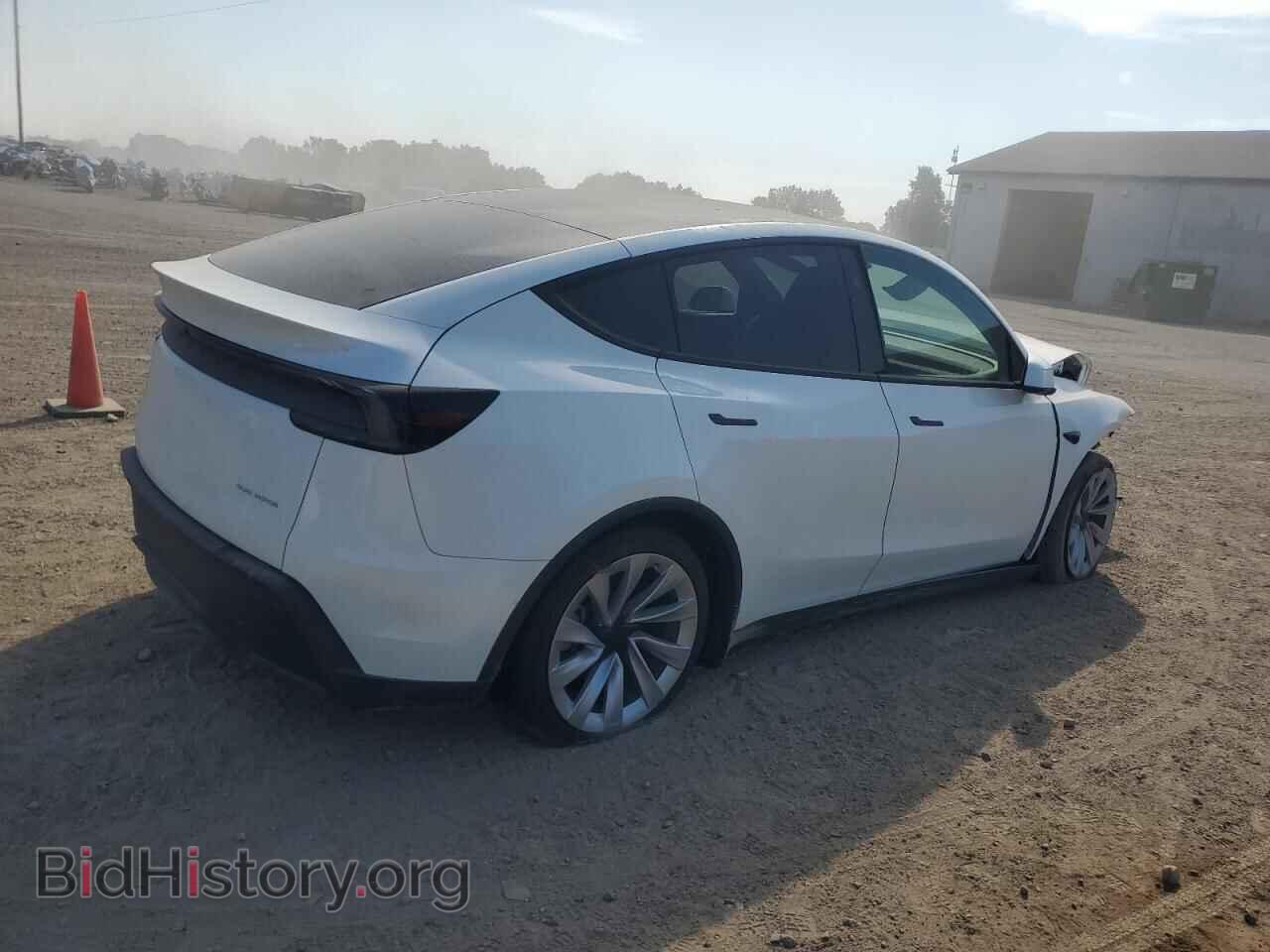 2026 TESLA MODEL Y - VIN: 7SAYGDEE8TF402514 - Фото 3
