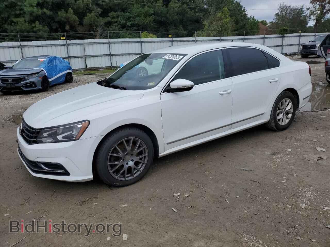 Photo 1VWAT7A36HC071773 - VOLKSWAGEN PASSAT 2017