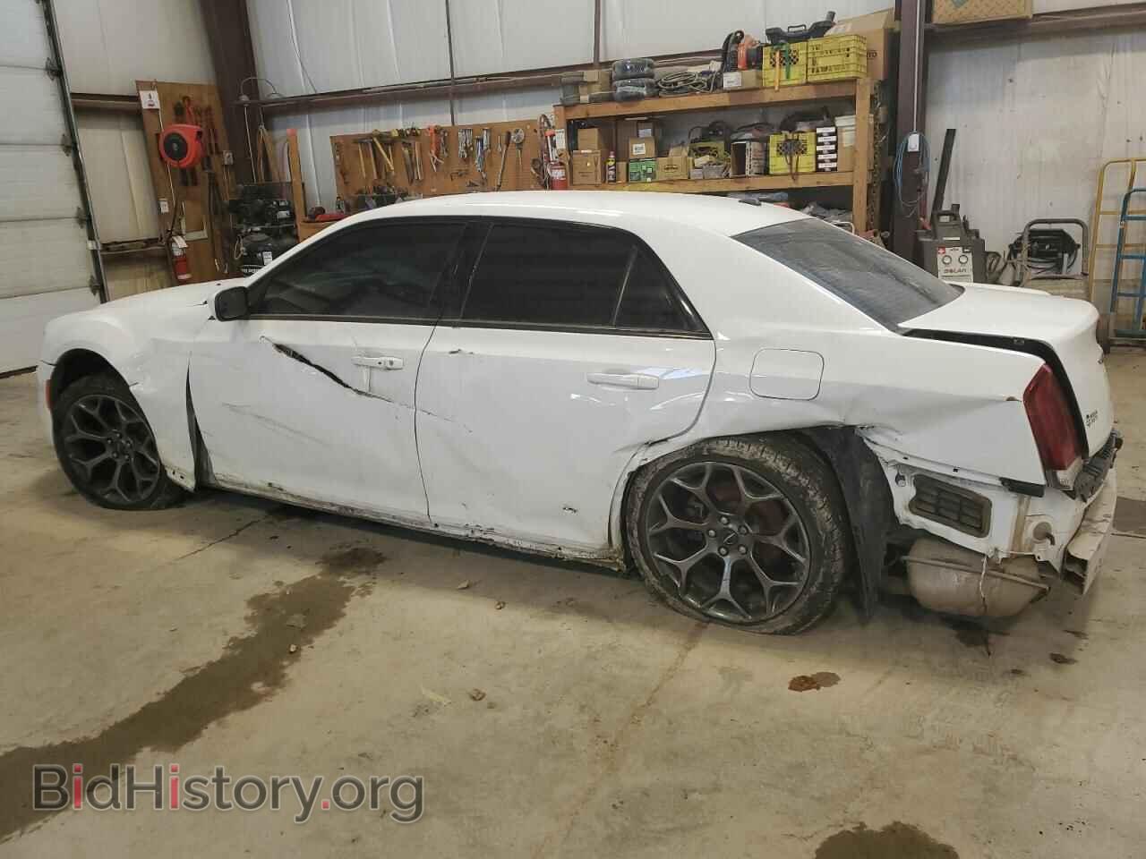 2016 CHRYSLER 300 - VIN: 2C3CCABG0GH231429 - Фото 2