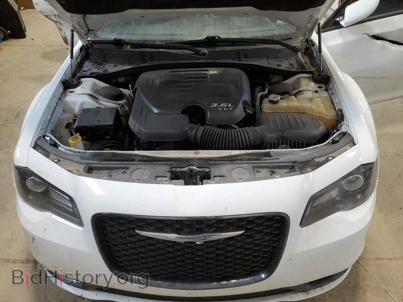 2016 CHRYSLER 300 - VIN: 2C3CCABG0GH231429 - Фото 11