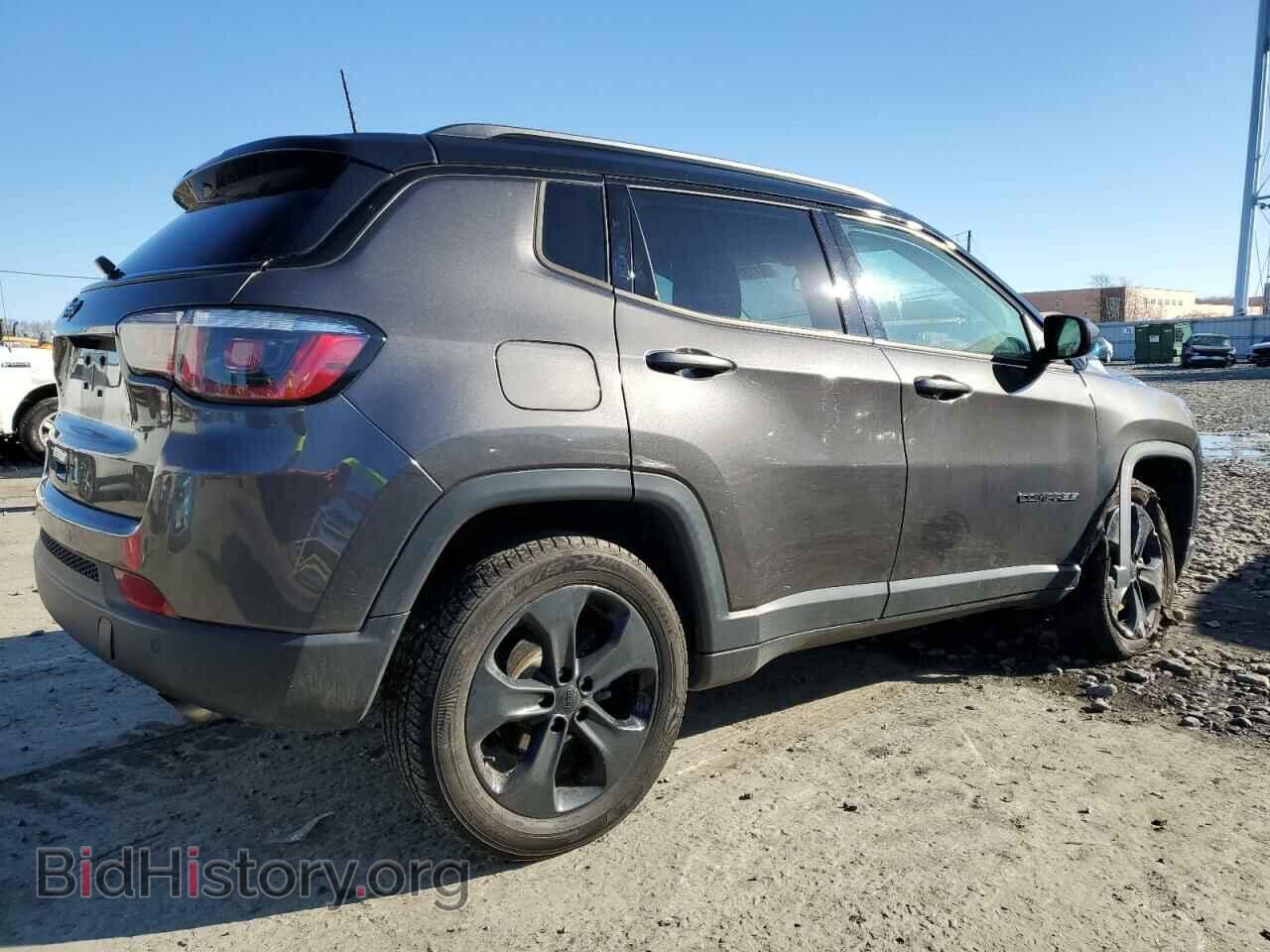 2018 JEEP COMPASS - VIN: 3C4NJDBB0JT320447 - Фото 3