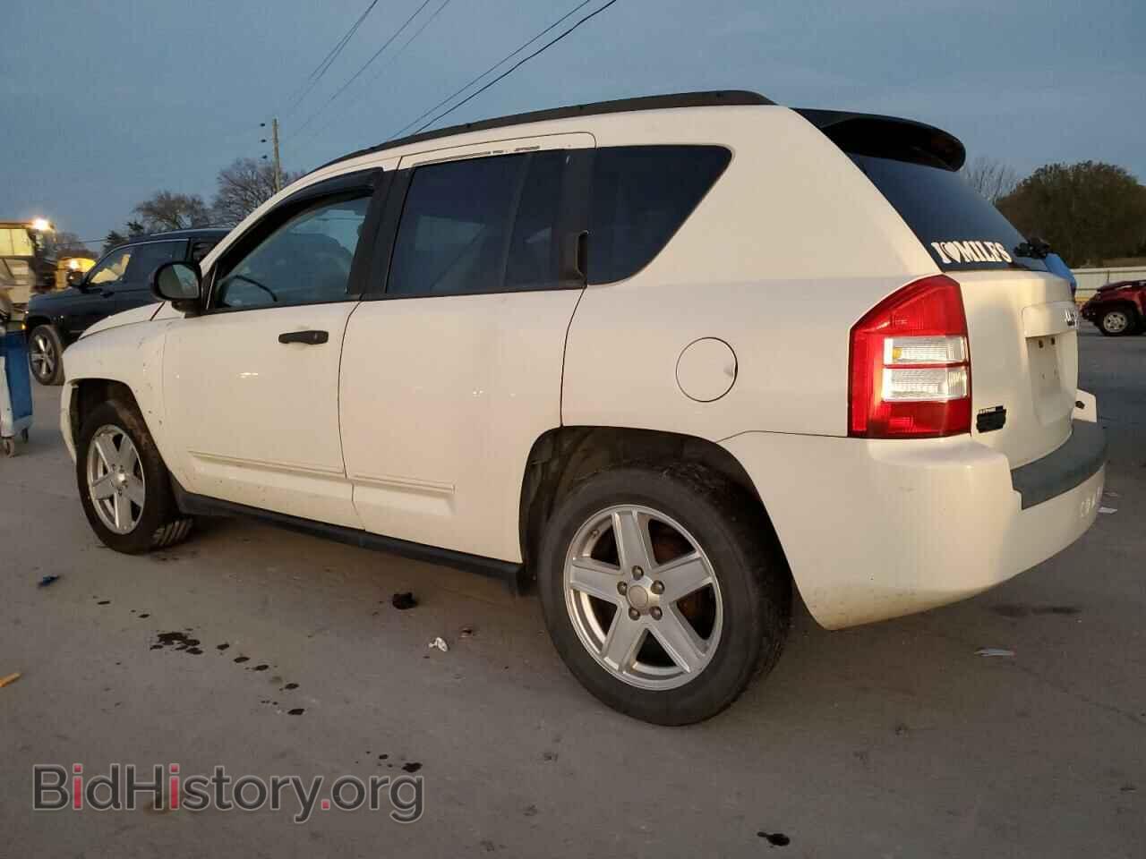 2008 JEEP COMPASS - VIN: 1J8FT47W38D703060 - Фото 2