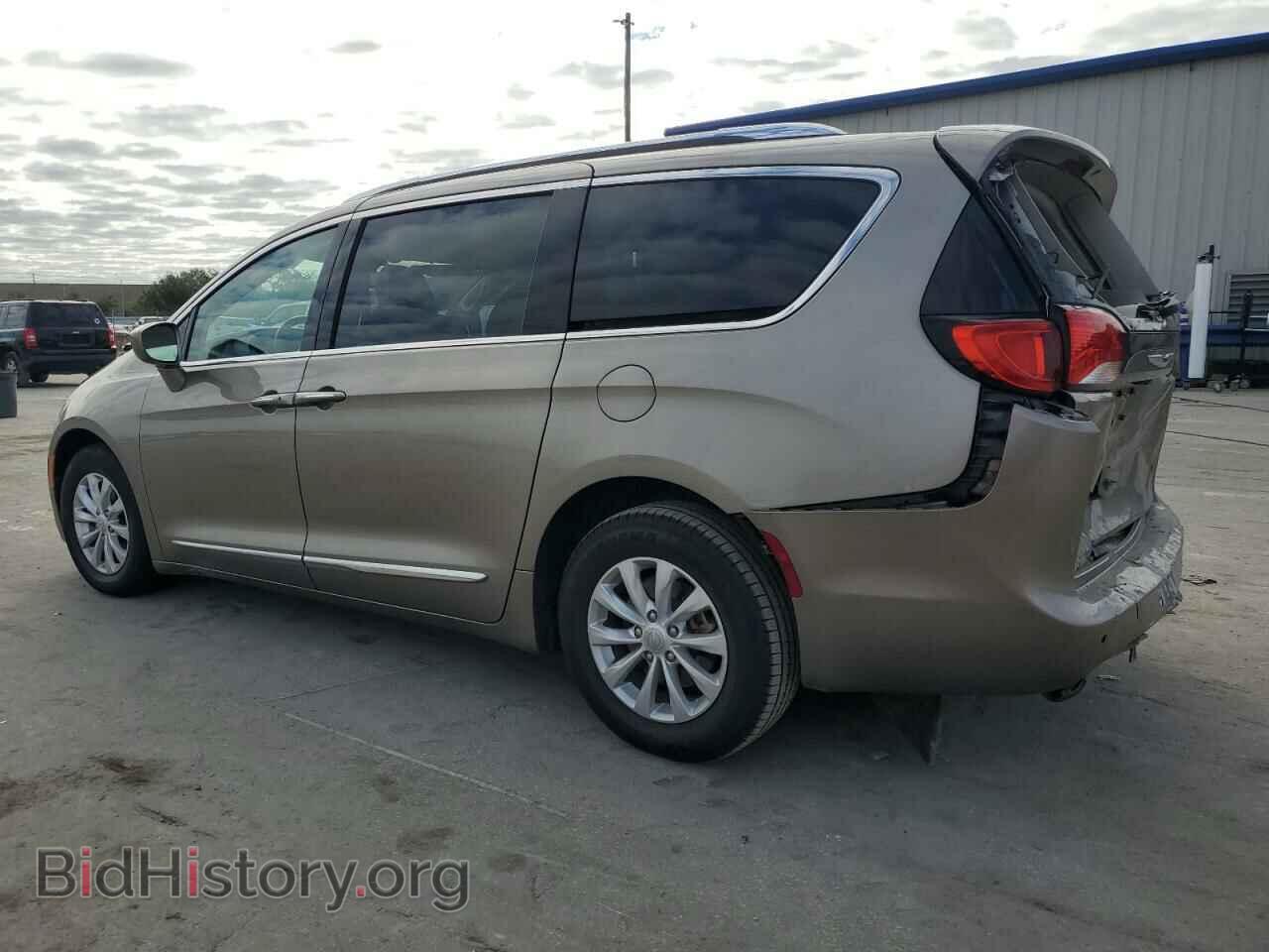 2018 CHRYSLER PACIFICA - VIN: 2C4RC1BG3JR128741 - Фото 2