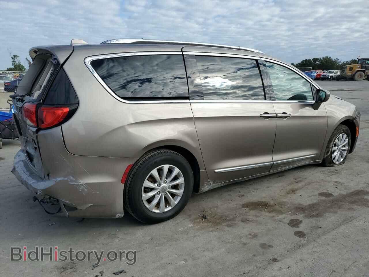 2018 CHRYSLER PACIFICA - VIN: 2C4RC1BG3JR128741 - Фото 3