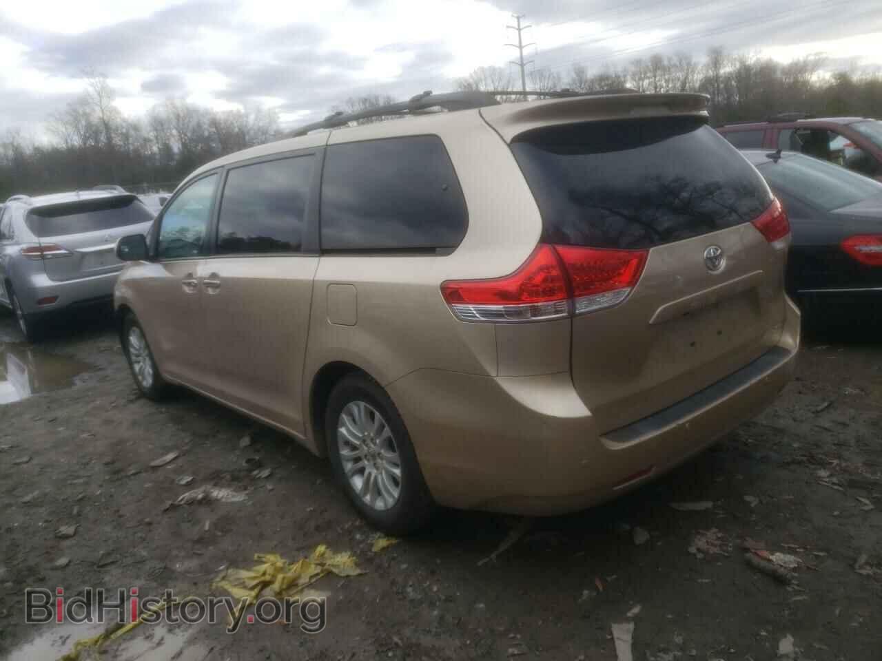 2011 TOYOTA All Models - VIN: 5TDYK3DC3BS174227 - Фото 2