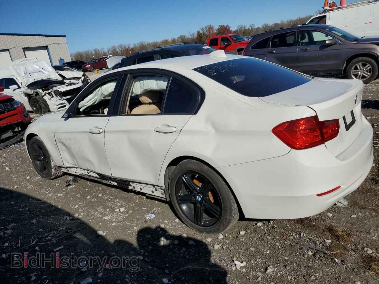 2014 BMW 3 SERIES - VIN: WBA3B3C52EJ981592 - Фото 2