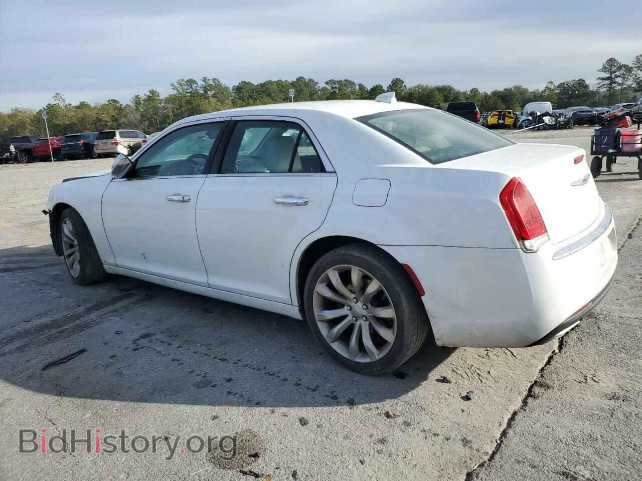 2019 CHRYSLER 300 - VIN: 2C3CCAEG0KH689394 - Фото 2