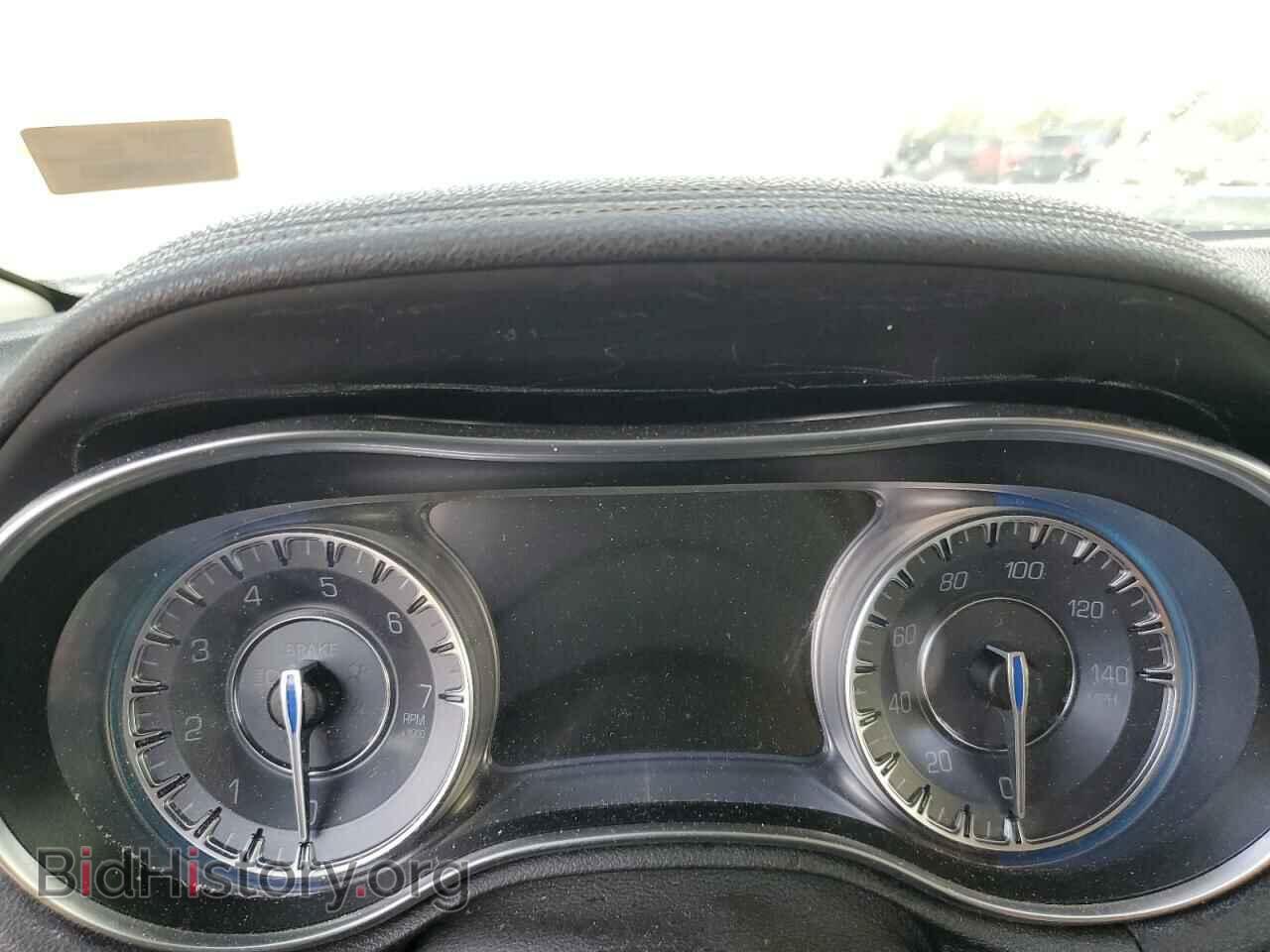 2019 CHRYSLER 300 - VIN: 2C3CCAEG0KH689394 - Фото 9