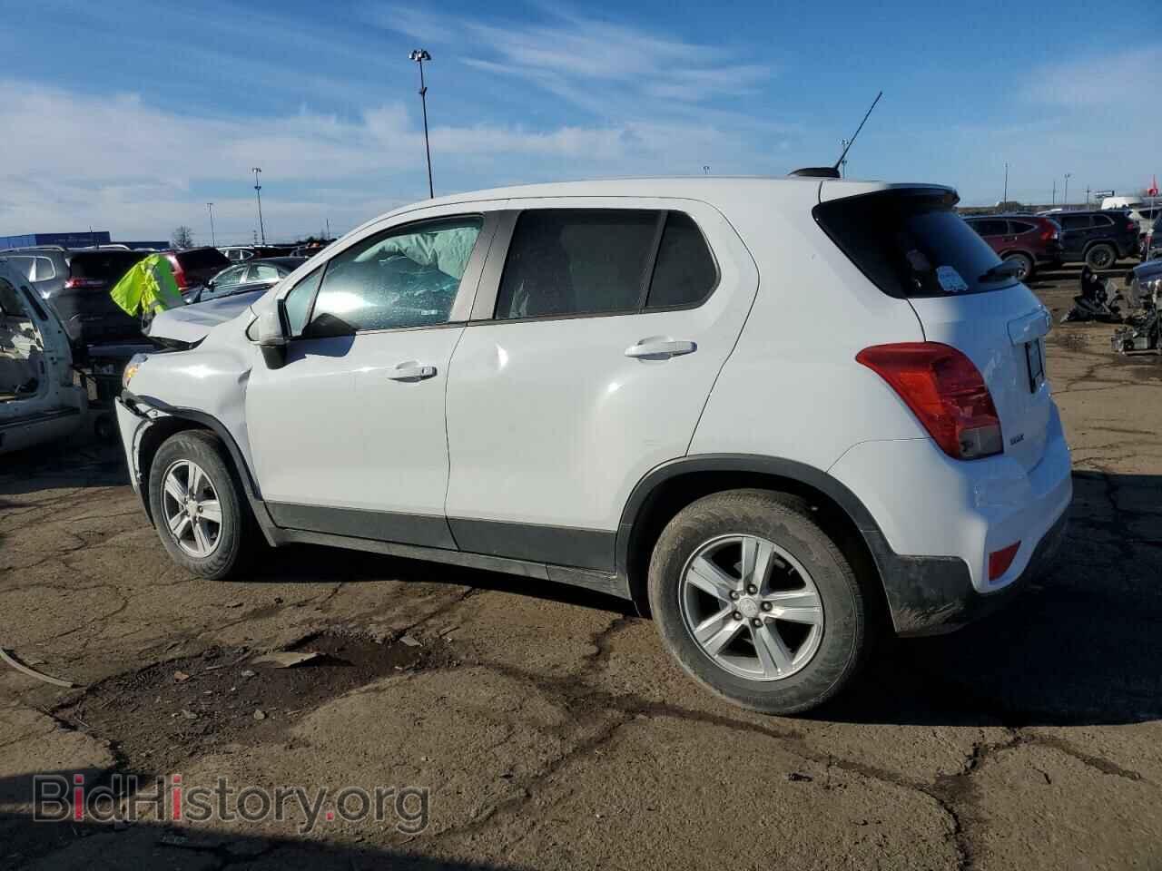 2019 CHEVROLET TRAX - VIN: 3GNCJKSB9KL391621 - Photo 2