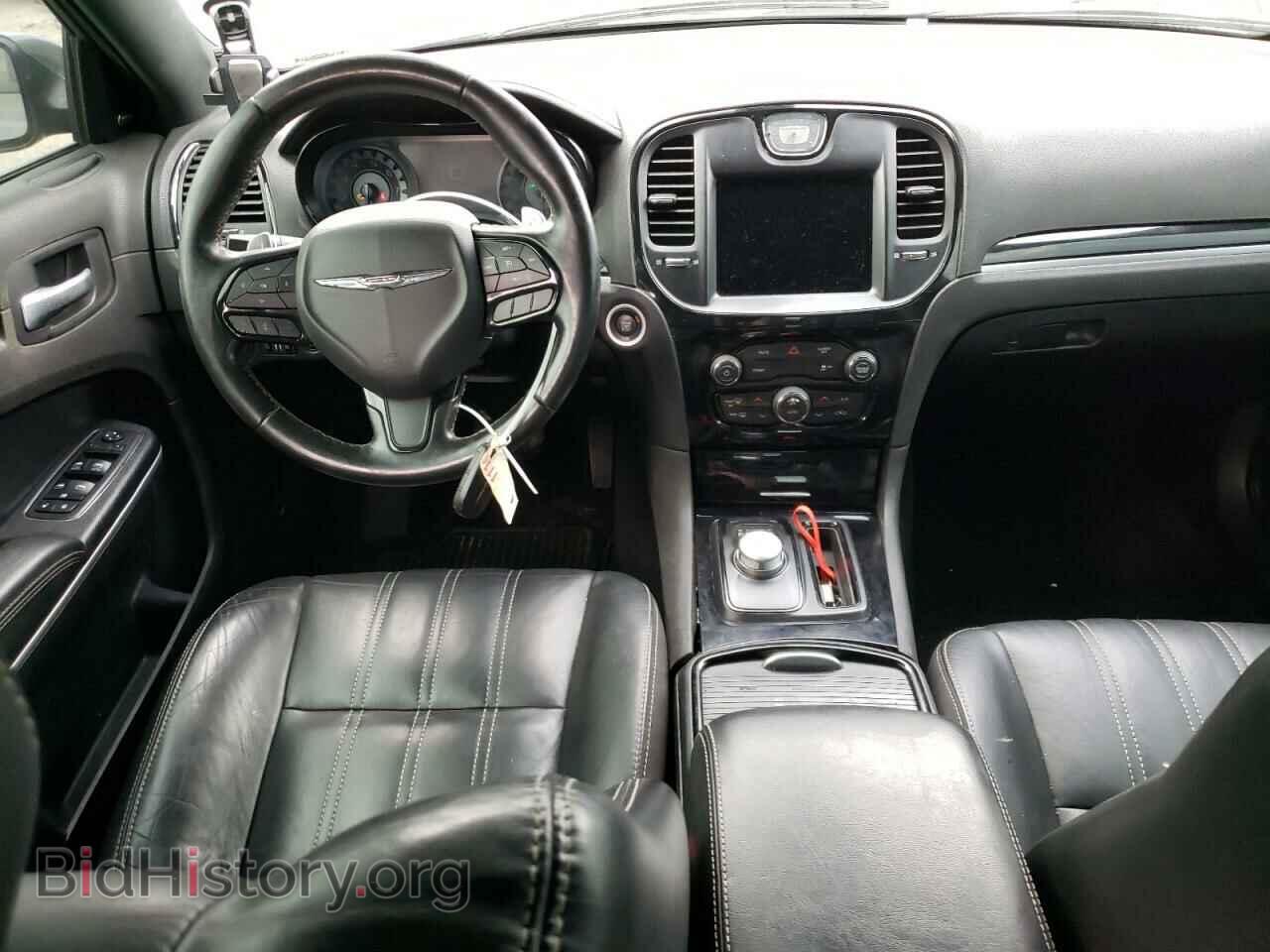 2019 CHRYSLER 300 - VIN: 2C3CCABG6KH562878 - Фото 8