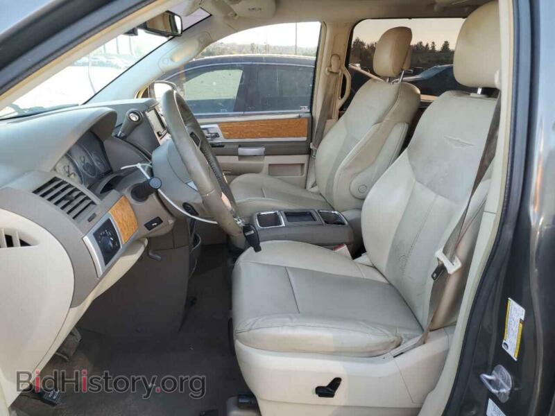 2010 Chrysler MINIVAN (VIN 2A4RR7DX1AR321902) — photo 7 of 13