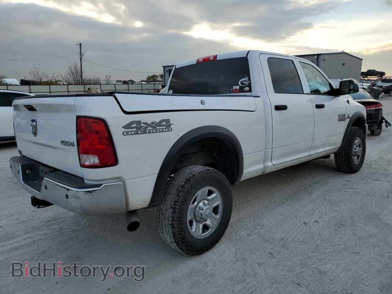 2017 RAM All Models - VIN: 3C6UR5CL2HG658265 - Photo 3