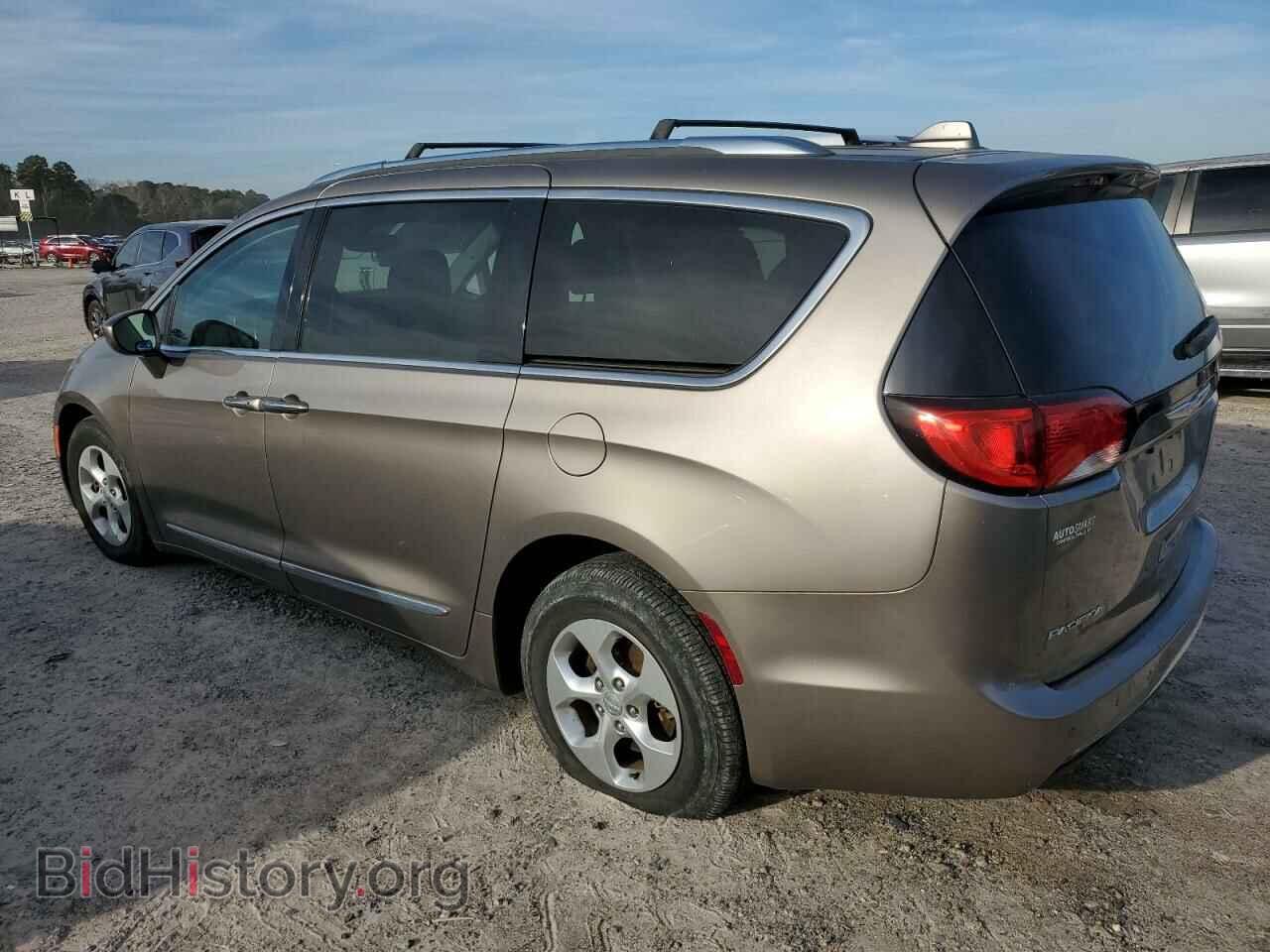 2017 CHRYSLER PACIFICA - VIN: 2C4RC1EGXHR555985 - Фото 2
