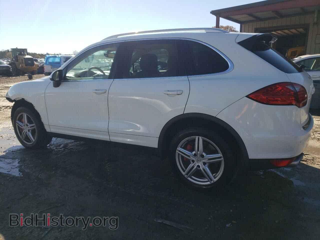2011 PORSCHE CAYENNE - VIN: WP1AB2A2XBLA44503 - Photo 2