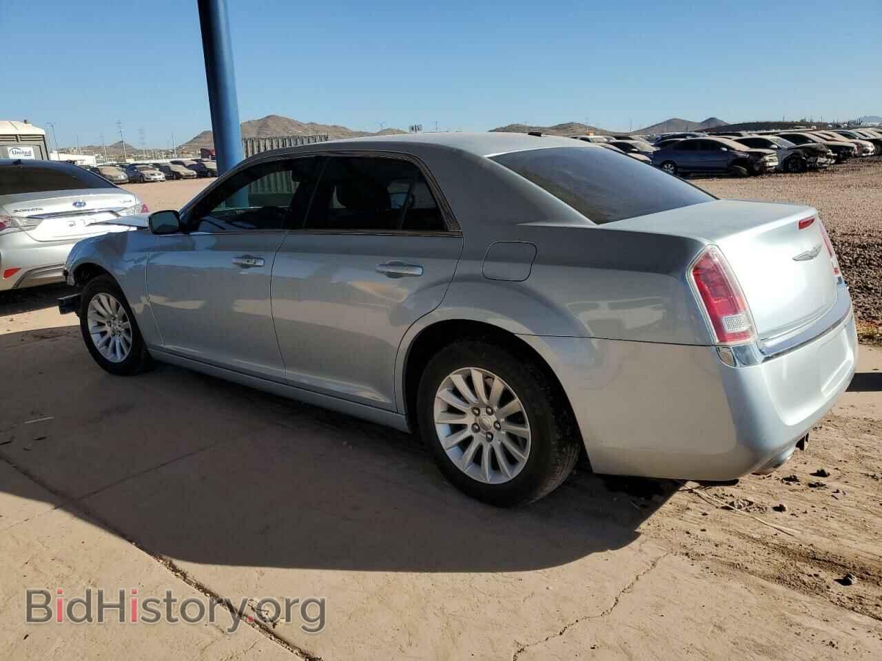 2013 CHRYSLER 300 - VIN: 2C3CCAAG0DH611142 - Фото 2