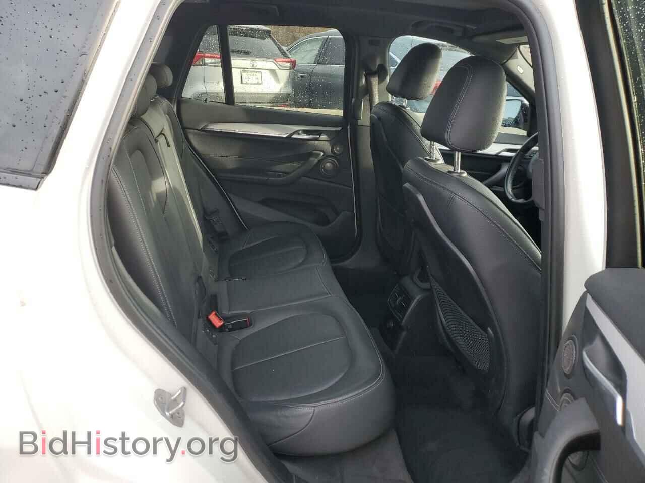 2017 BMW X1 - VIN: WBXHT3C31H5F76928 - Фото 11