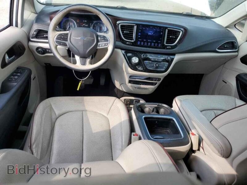 2017 Chrysler PACIFICA (VIN 2C4RC1GG3HR607924) — фото 8 из 15