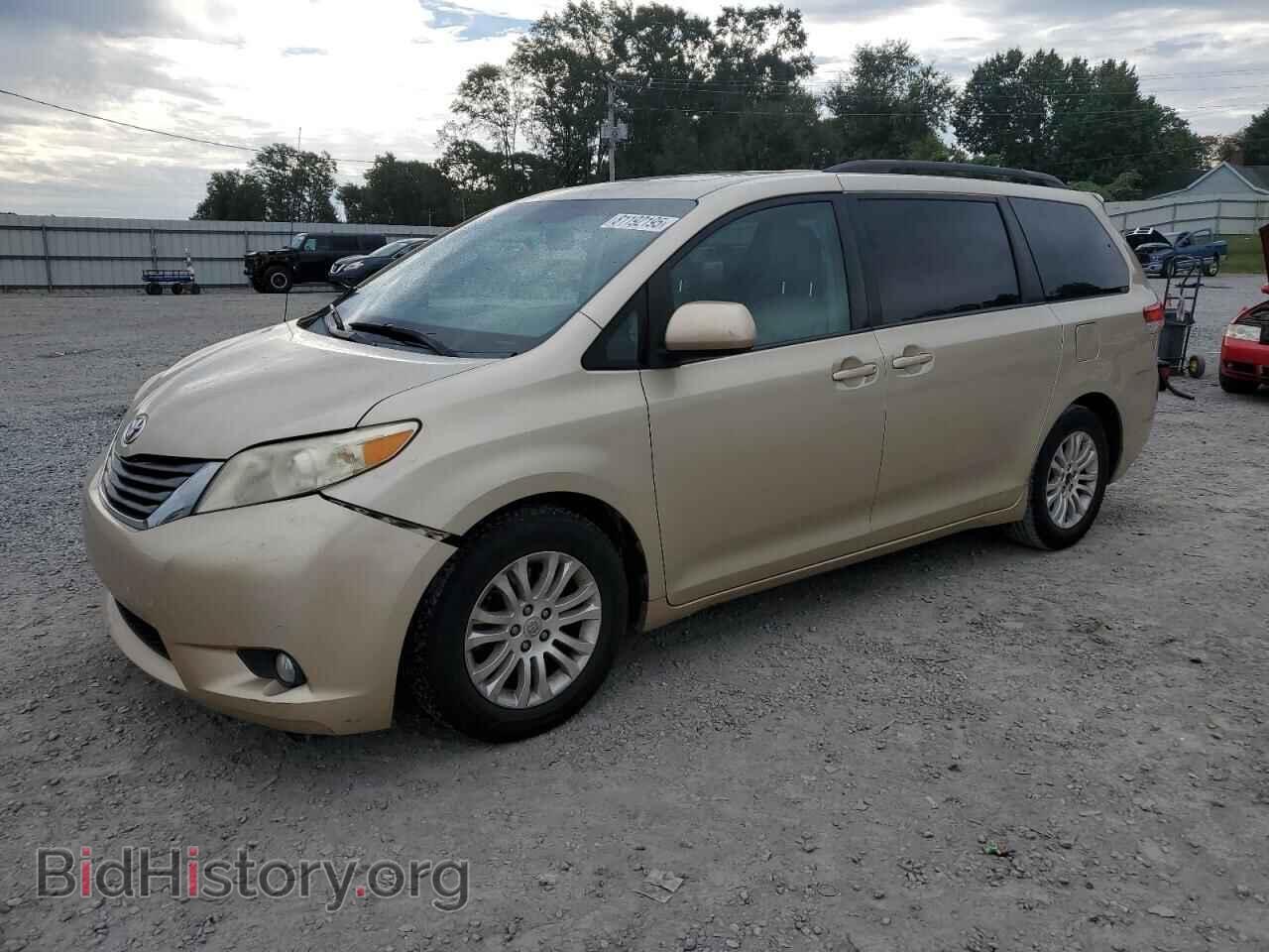 Фотография 5TDYK3DC2DS373059 - TOYOTA All Models 2013