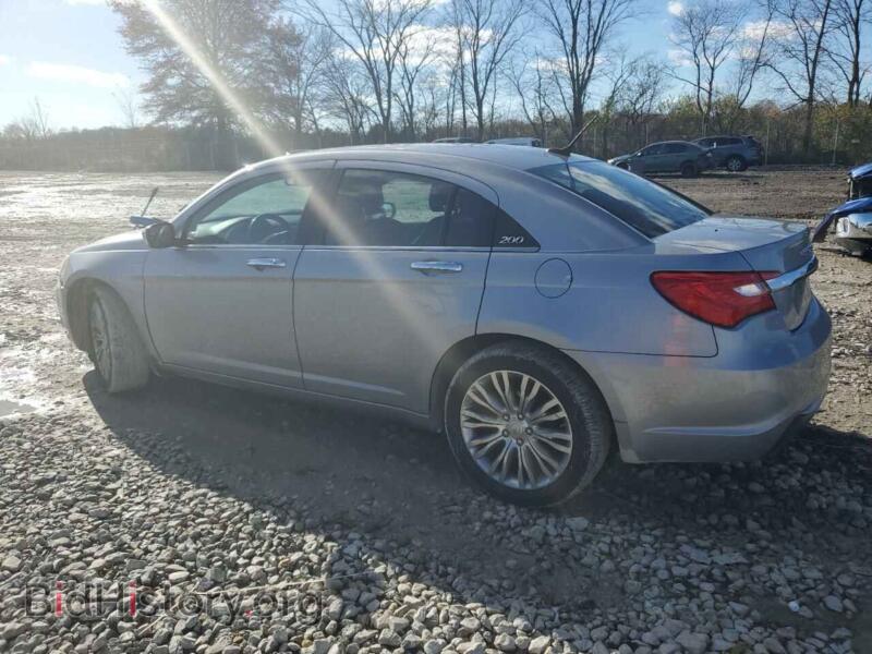 2013 Chrysler 200 (VIN 1C3CCBCG7DN555548) — фото 2 из 12