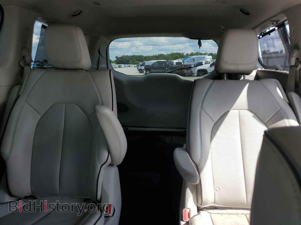 2018 CHRYSLER PACIFICA - VIN: 2C4RC1N71JR212777 - Фото 10