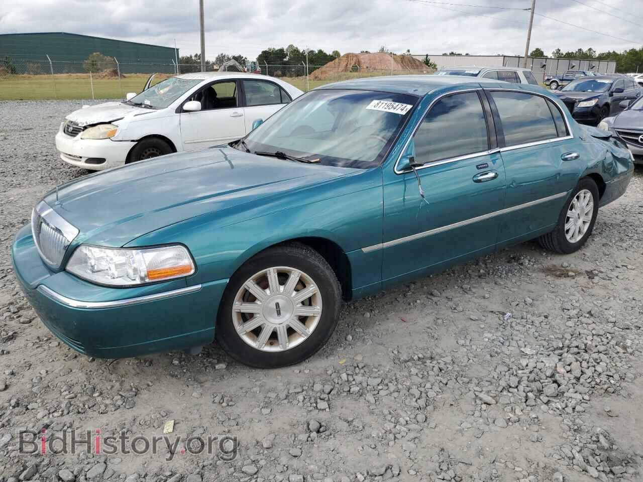 Photo 2LNBL8CV9AX619085 - LINCOLN TOWNCAR 2010