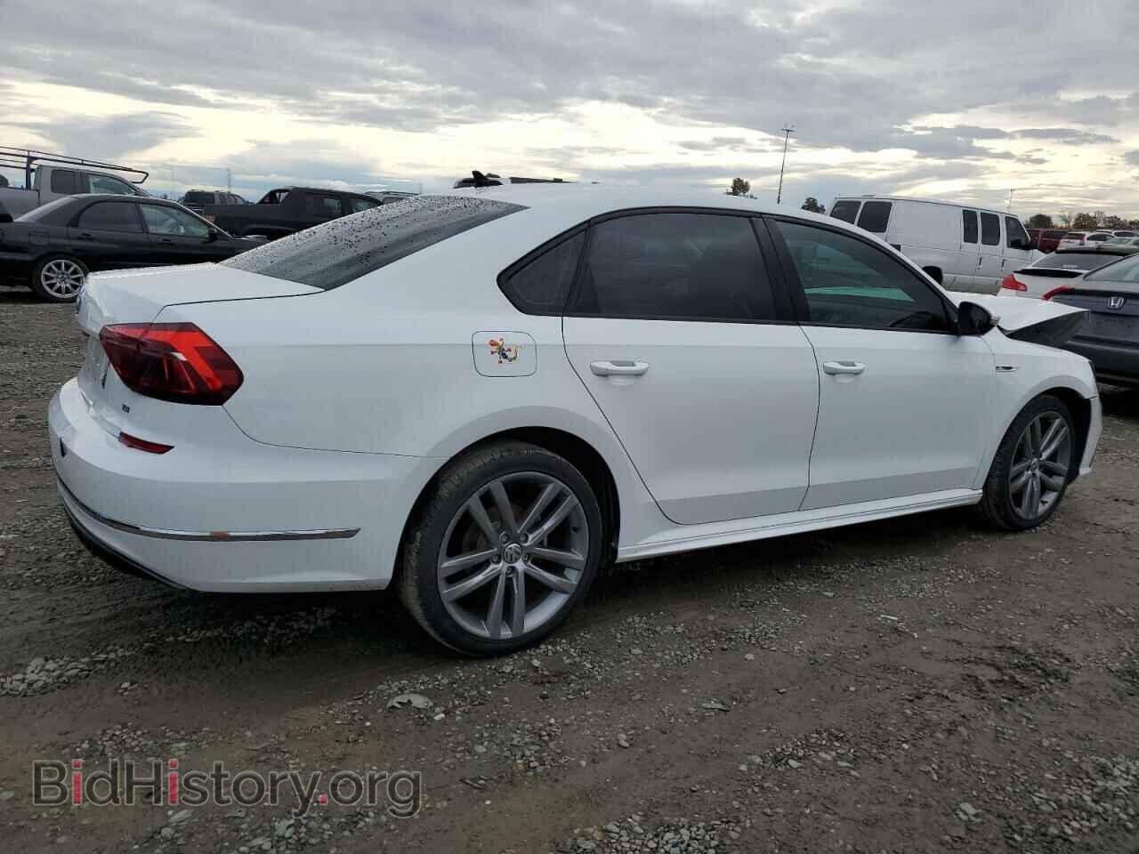 2018 VOLKSWAGEN PASSAT - VIN: 1VWAA7A34JC014483 - Фото 3