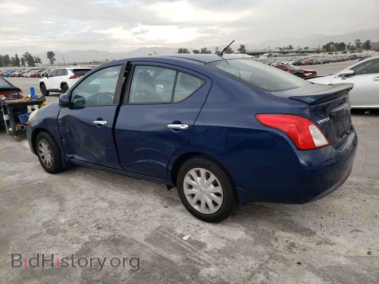 2013 NISSAN VERSA - VIN: 3N1CN7AP1DL884366 - Фото 2