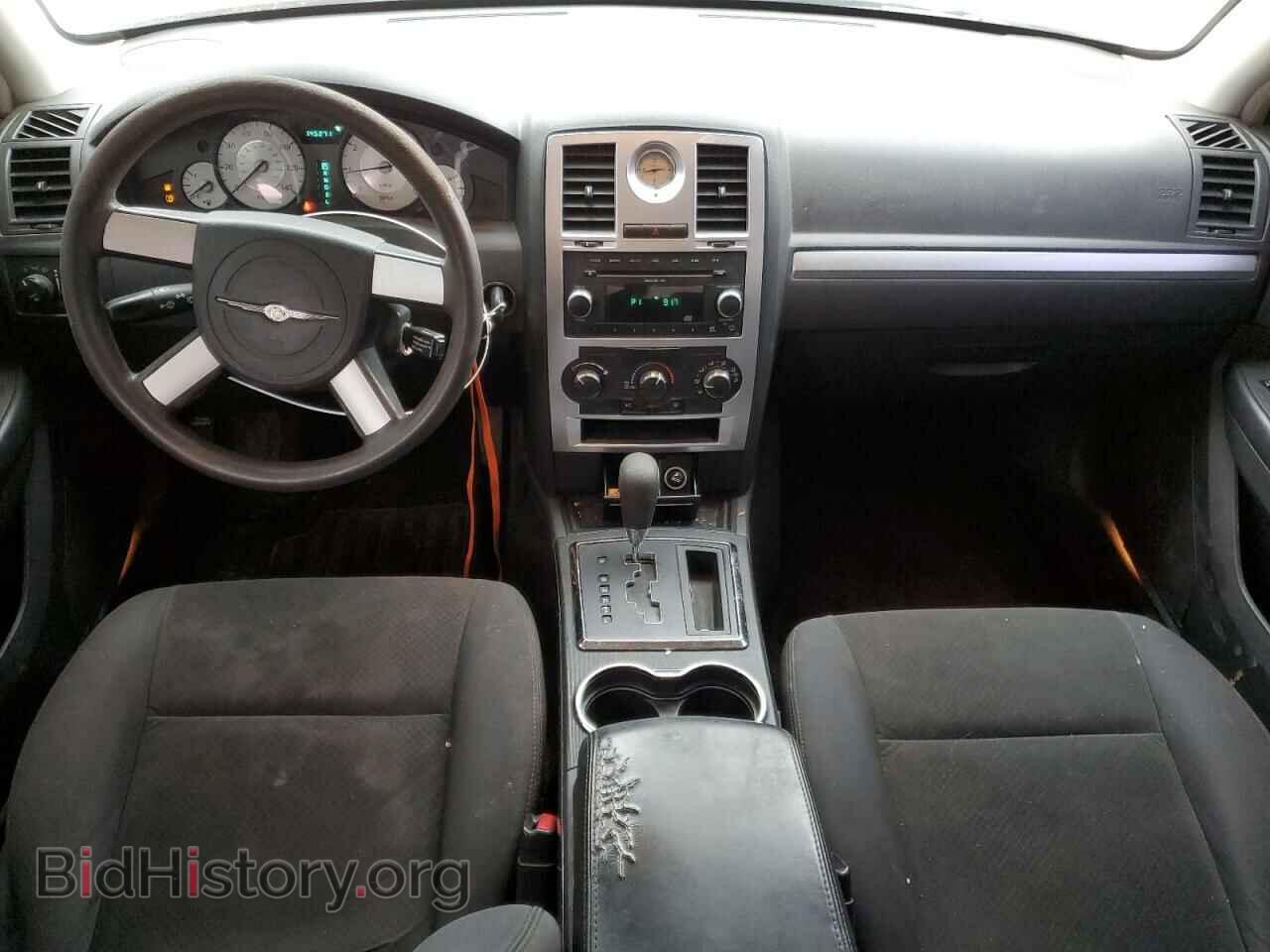 2010 CHRYSLER 300 - VIN: 2C3CA4CDXAH206718 - Фото 8