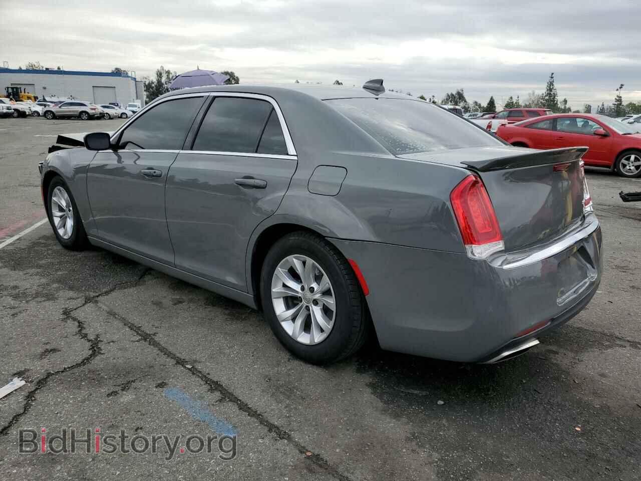 2019 CHRYSLER 300 - VIN: 2C3CCAAG1KH682976 - Фото 2