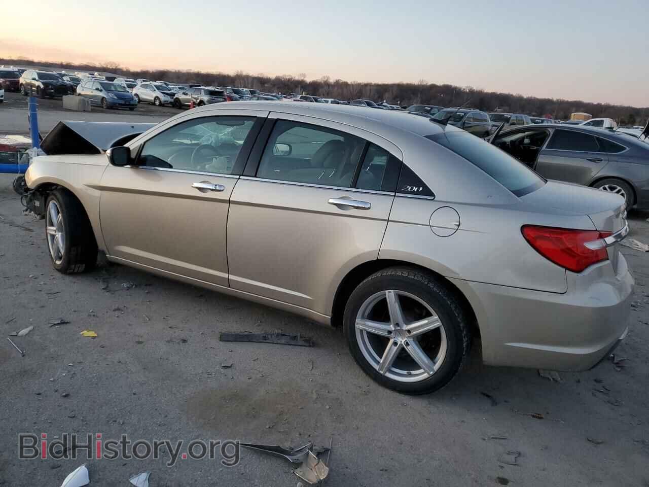 2013 CHRYSLER 200 - VIN: 1C3CCBCG8DN688786 - Фото 2