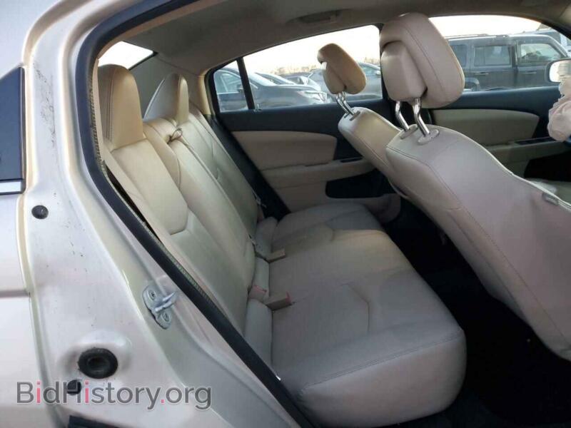 2013 Chrysler 200 (VIN 1C3CCBCG8DN688786) — photo 10 of 13