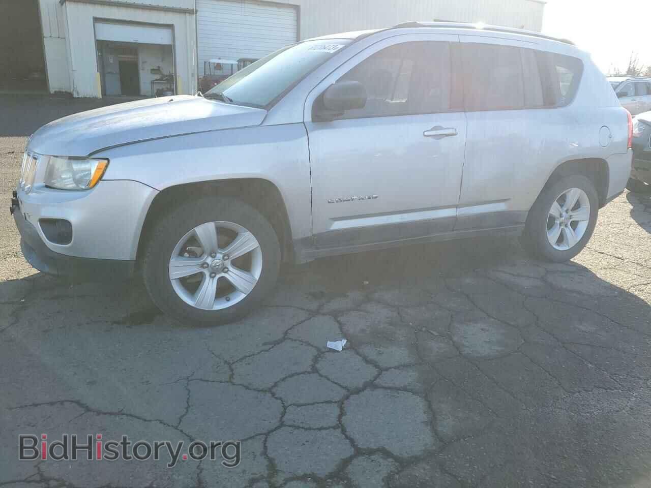Photo 1J4NF1FB9BD278629 - JEEP COMPASS 2011