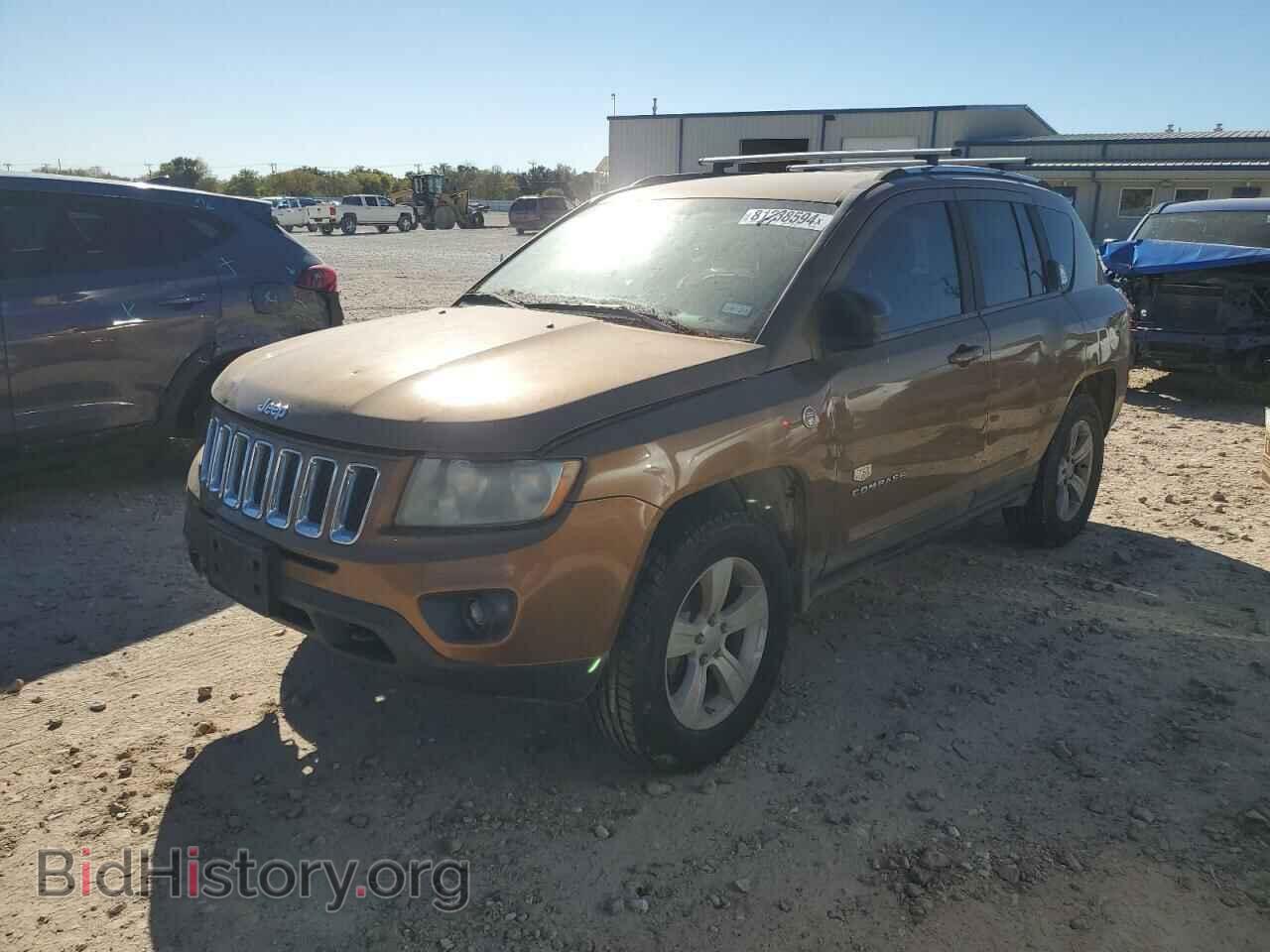 Photo 1J4NF5FB1BD165328 - JEEP COMPASS 2011