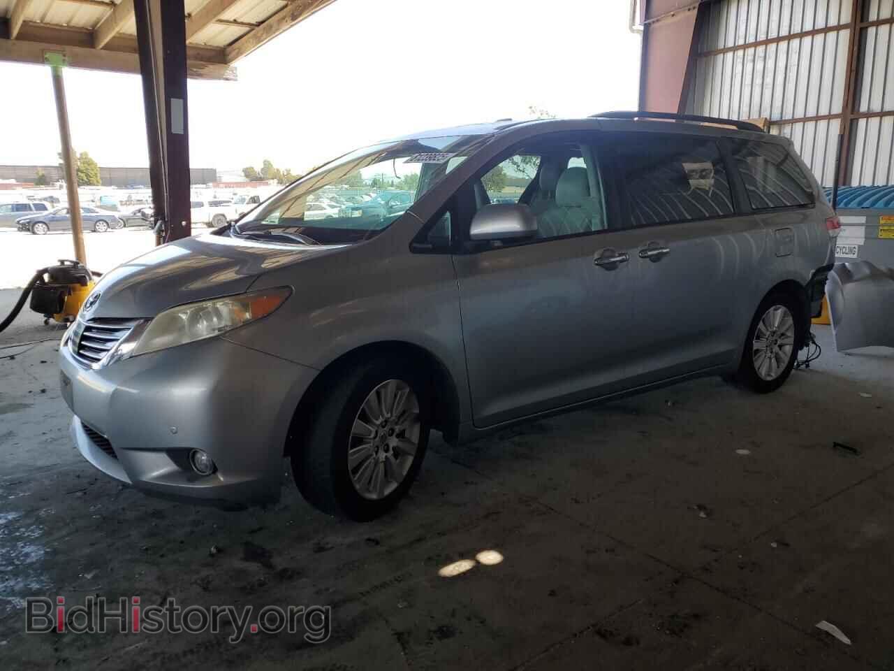 Photo 5TDYK3DC7BS044242 - TOYOTA All Models 2011