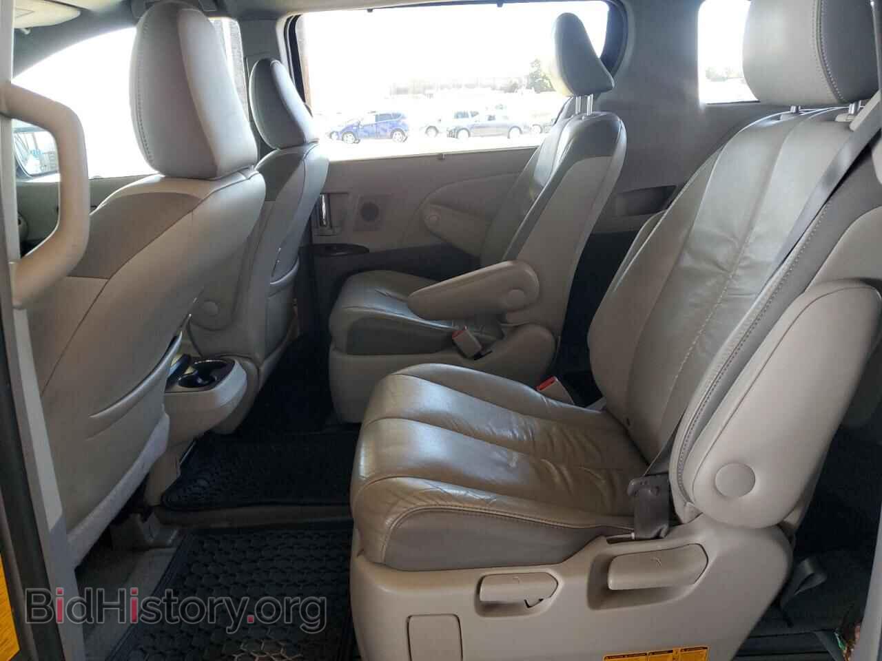 2011 TOYOTA All Models - VIN: 5TDYK3DC7BS044242 - Photo 11