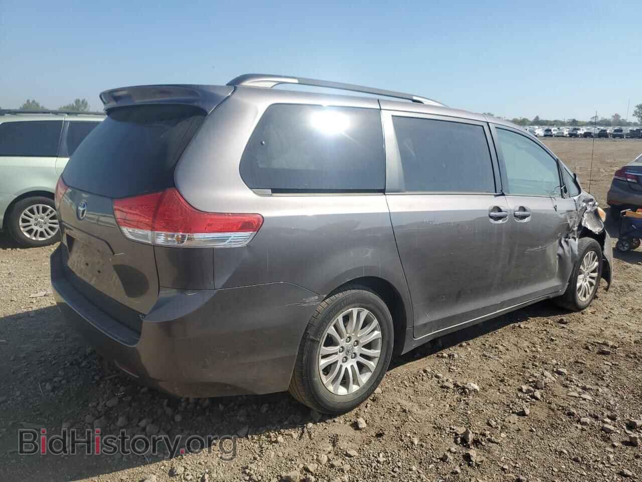 2011 TOYOTA All Models - VIN: 5TDYK3DC2BS100751 - Photo 3