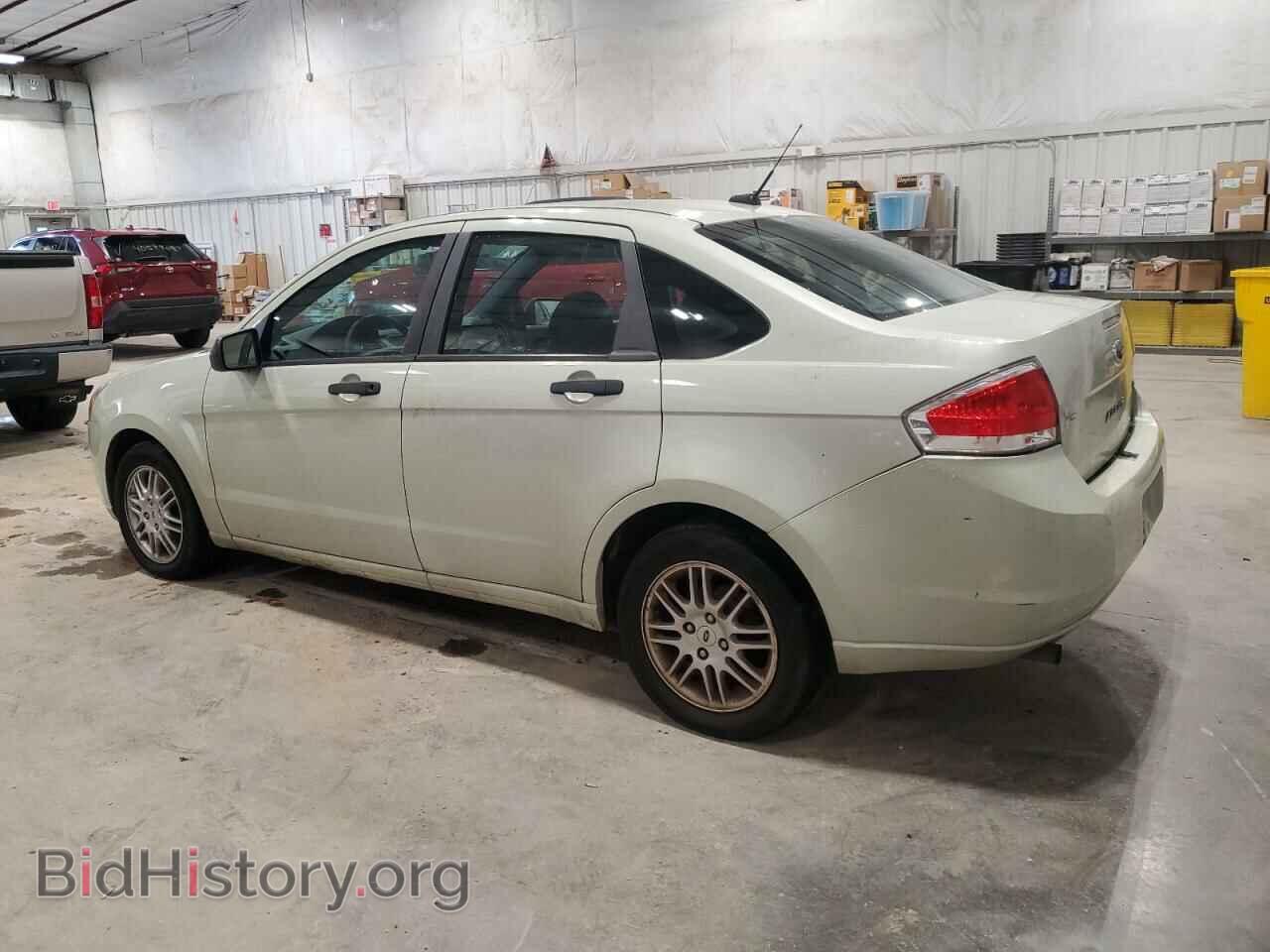 2011 FORD FOCUS - VIN: 1FAHP3FNXBW194576 - Фото 2