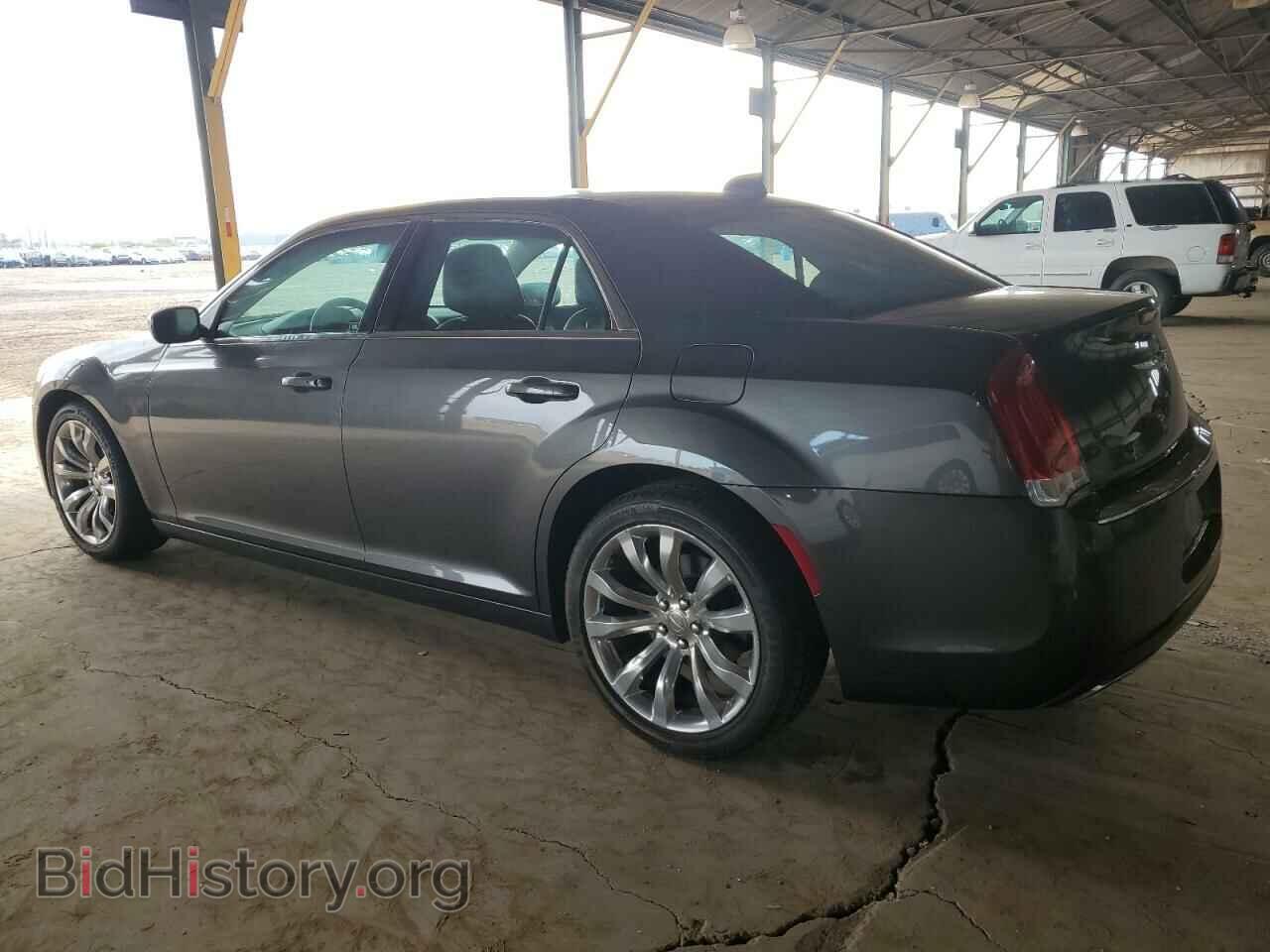 2016 CHRYSLER 300 - VIN: 2C3CCAAG1GH343805 - Фото 2