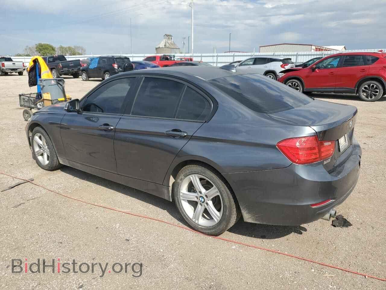 2013 BMW 3 SERIES - VIN: WBA3A5C54DF358233 - Фото 2