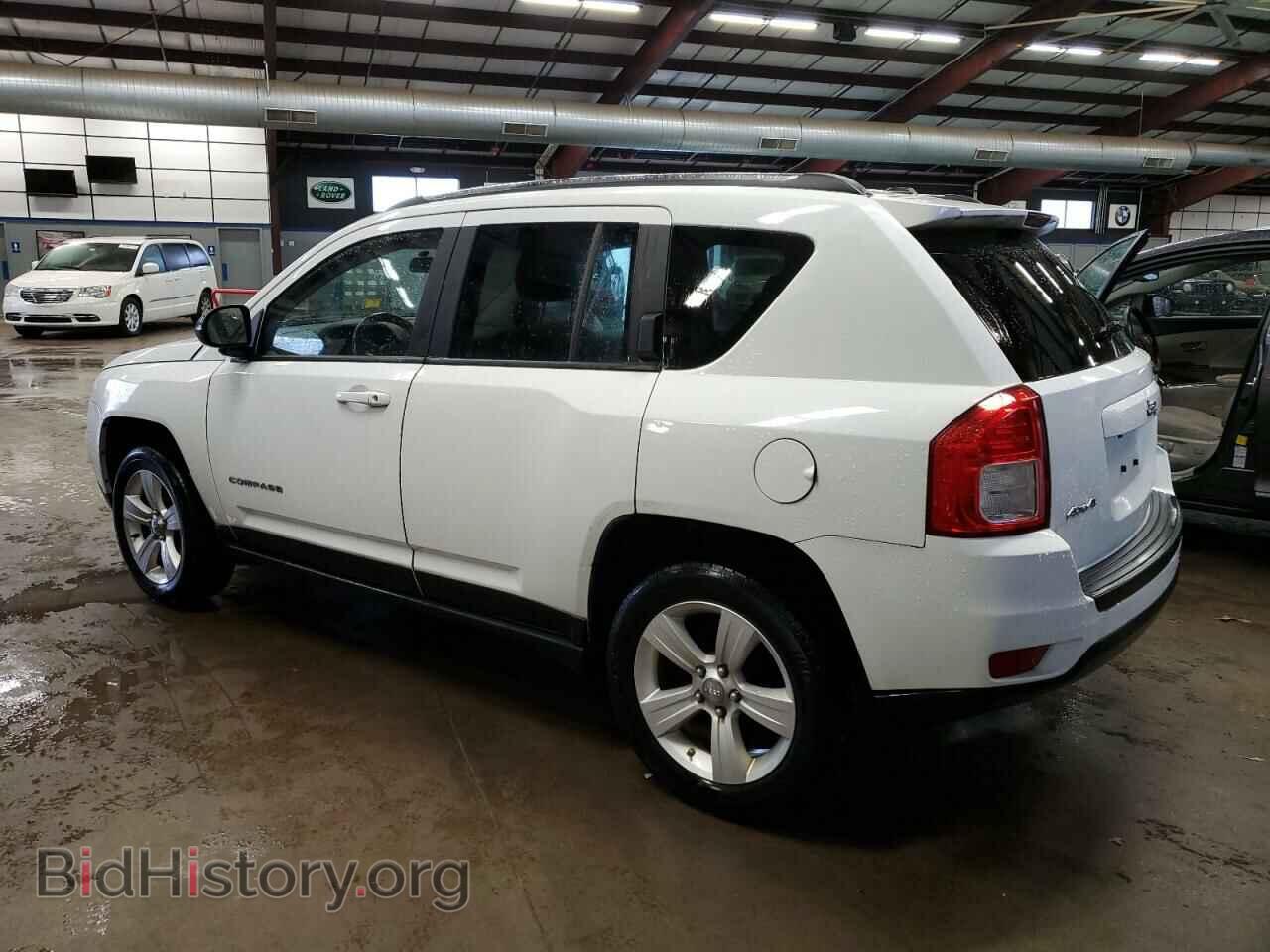 2011 JEEP COMPASS - VIN: 1J4NF1FB1BD282982 - Photo 2