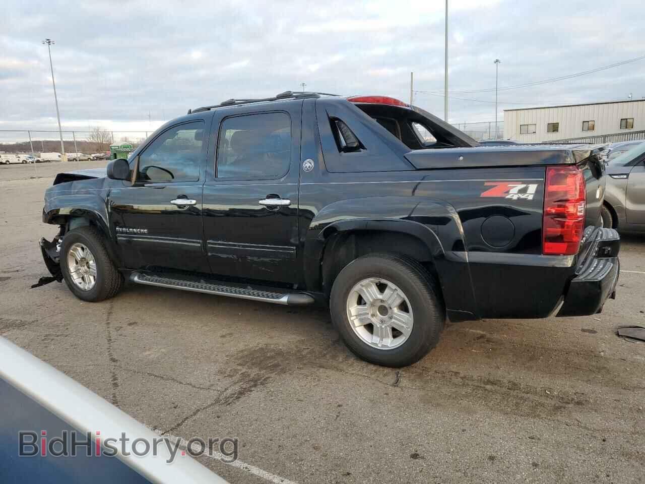 2013 CHEVROLET AVALANCHE - VIN: 3GNTKFE73DG297242 - Фото 2
