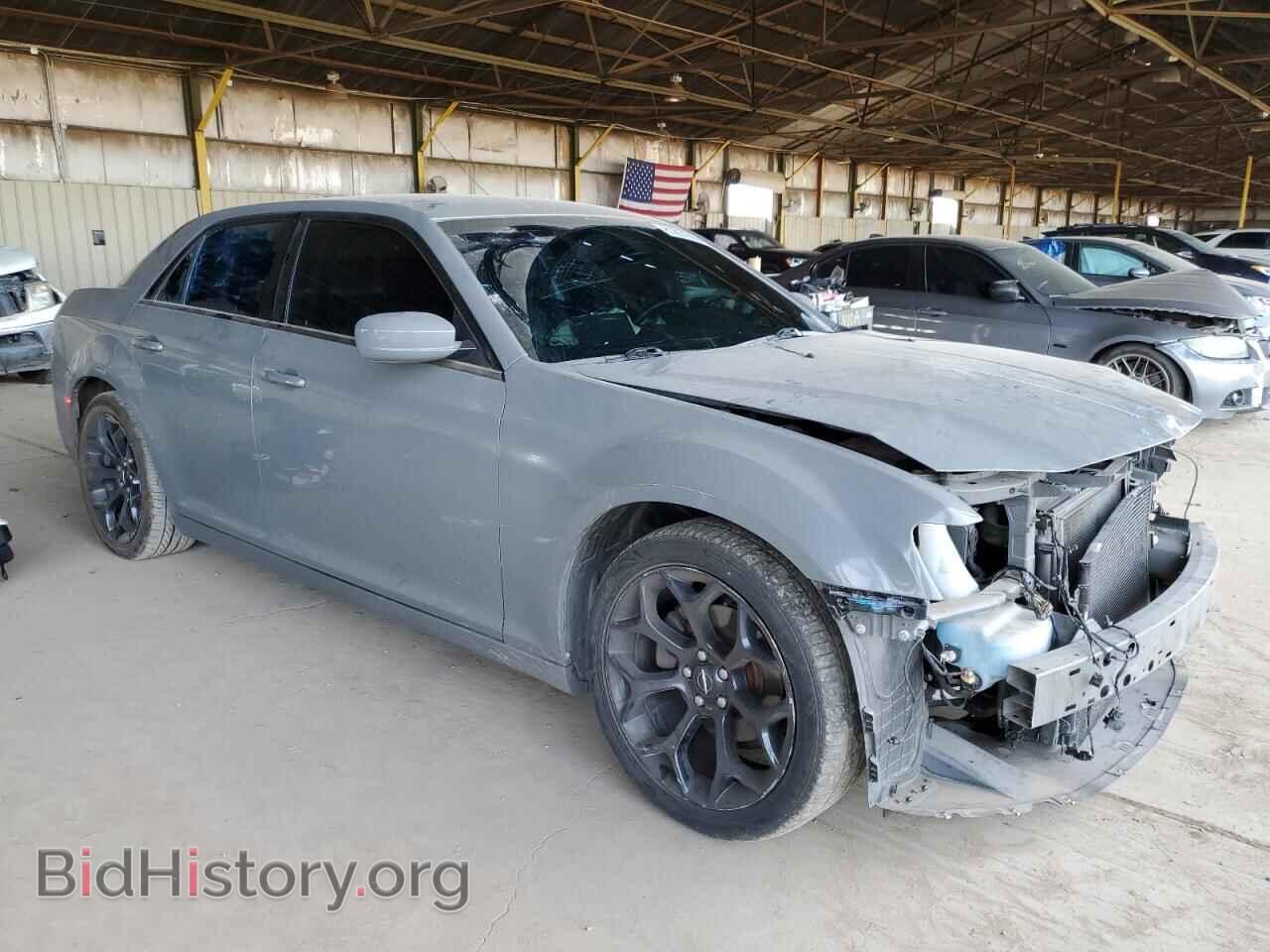 2019 CHRYSLER 300 - VIN: 2C3CCABG0KH559815 - Фото 4