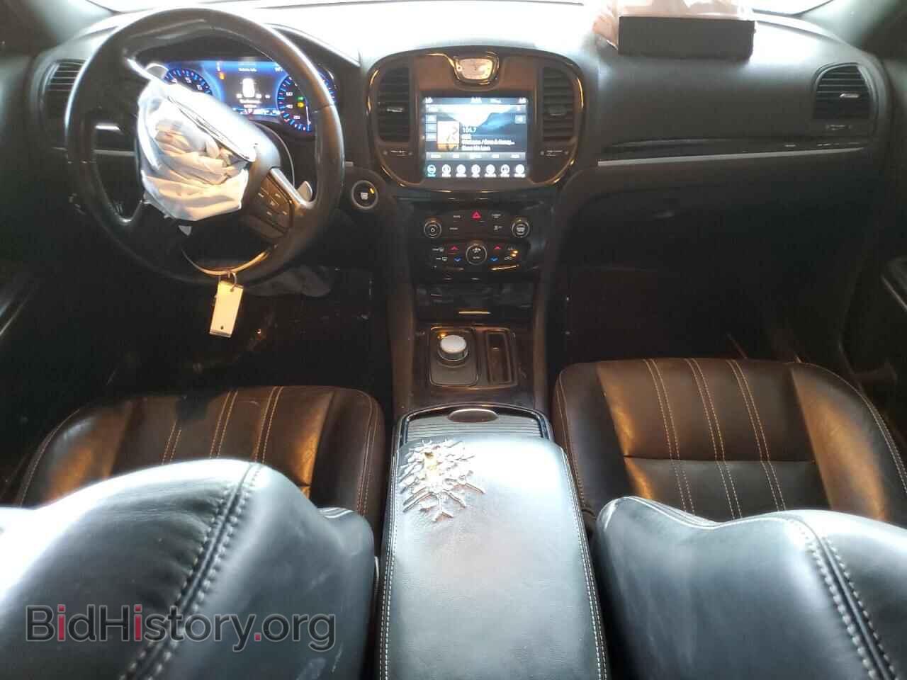 2019 CHRYSLER 300 - VIN: 2C3CCABG0KH559815 - Фото 8