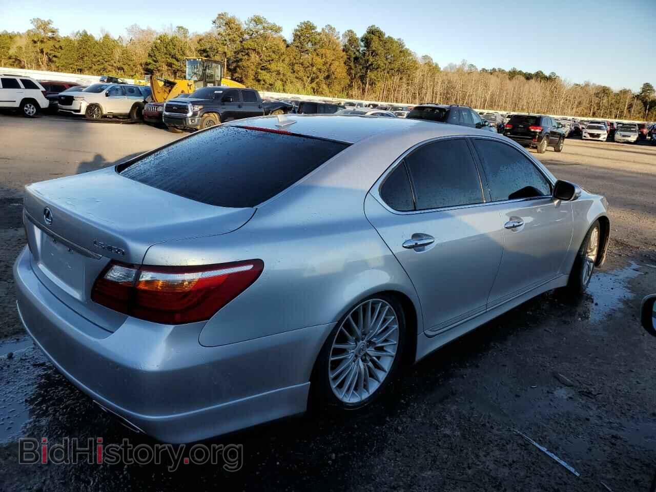 2011 LEXUS LS460 - VIN: JTHBL5EF2B5105475 - Photo 3