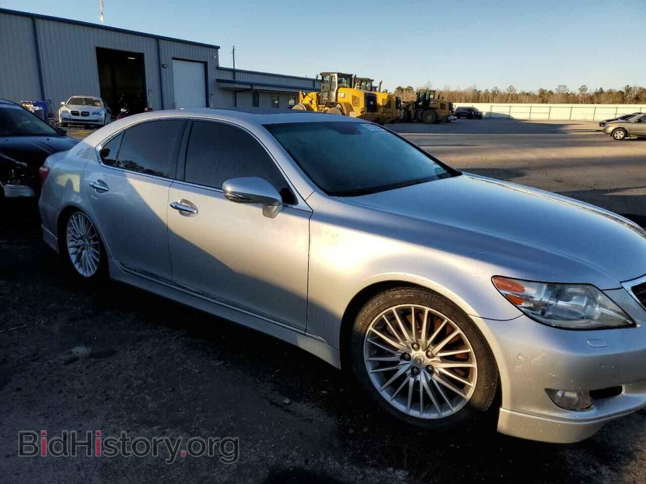 2011 LEXUS LS460 - VIN: JTHBL5EF2B5105475 - Photo 4